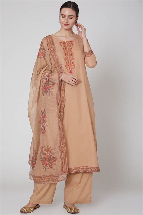 Nude Printed Kurta Set By VASTRAA At Pernia S Pop Up Shop