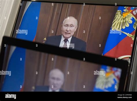 Vladimir Putin Im Fernsehen Zu Sehen Pr Sident Von Rusia Wladimir