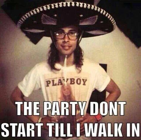 Pin By Stacy Sauer On Pierce The Veil Band Humor Vic Fuentes Pierce