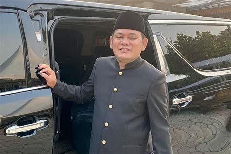 Profil Lengkap Eka Supria Atmaja Bupati Bekasi Yang Meninggal Dunia