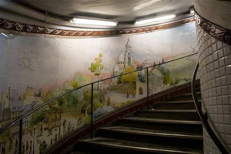 Abbesses Metro Station Paris (photos)