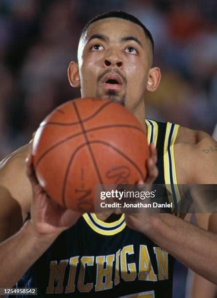 Michigan Juwan Howard Photos and Premium High Res Pictures - Getty Images