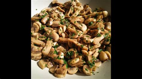 Funghi Champignons Trifolati In Padella Contorno Semplice E Veloce