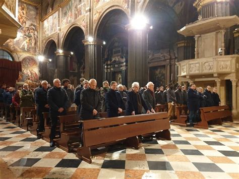 Cremona Sera Messa In Duomo Per La Cremonese Giocatori Dirigenti E