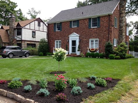 Curbside Landscape Ideas — Randolph Indoor and Outdoor Design