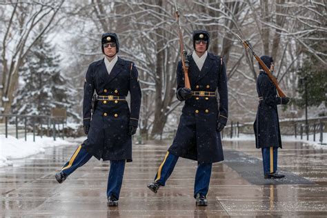 GALLERY: 'The Old Guard' maintains watch at Tomb of the Unknown Soldier ...