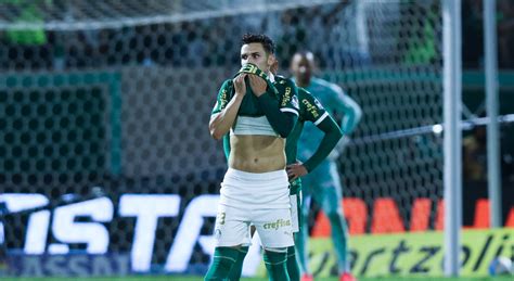 Veiga cai de rendimento em cobranças de pênaltis pelo Palmeiras