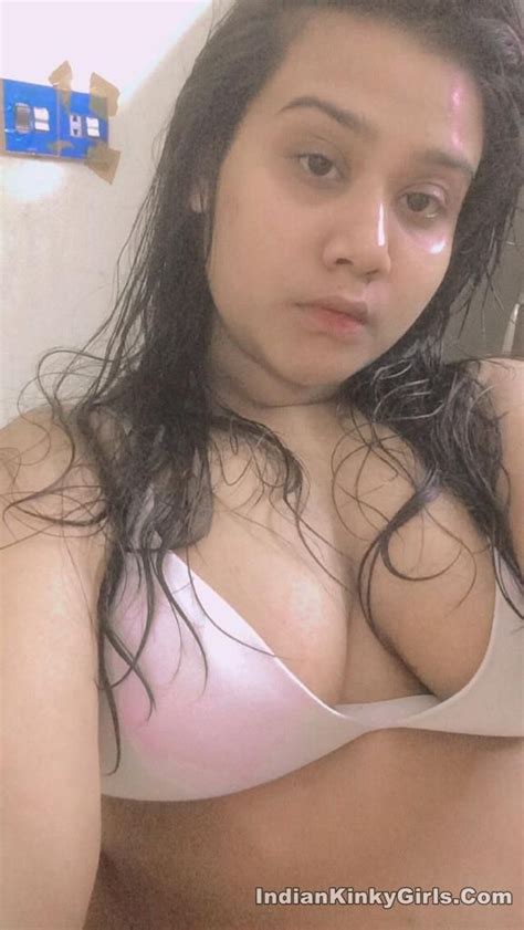 Chubby Horny Indian Student Naked Selfies