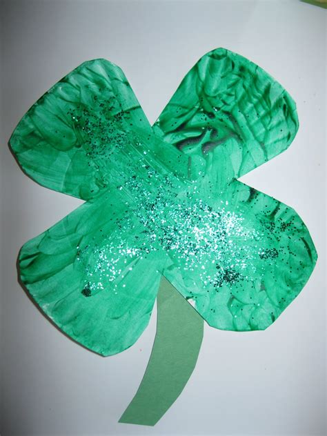 Shamrock Craft For St Patricks Day Preschoolplanet