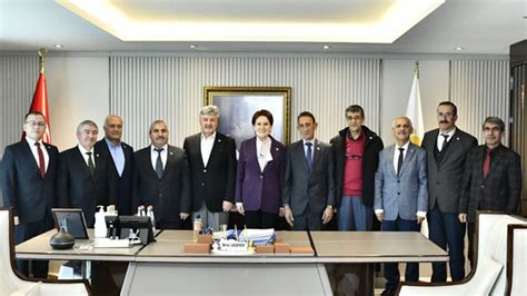 MHP eski il başkanı ve 4 BBPli belediye meclis üyesi İYİ Parti ye