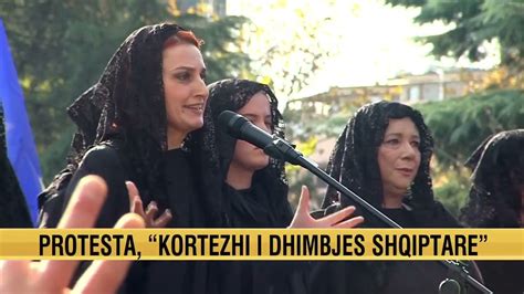 Kortezhi i dhimbjes shqiptare drithëron bulevardin vaj për humbjen e