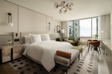 Four Seasons Hotel Toronto updates guestrooms | Hotel Management