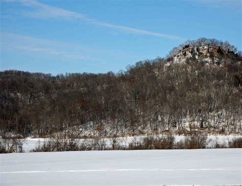 Mississippi River Bluff River Bluff In The Mississippi Riv Flickr