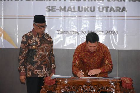 Wali Kota Tidore Serahkan Laporan Keuangan Ke BPK Poskomalut