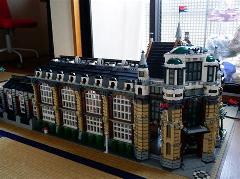 Boris Bricks: LEGO MOC Train Station