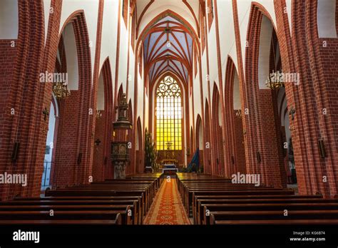 St. Mary Magdalene Church interior Stock Photo - Alamy