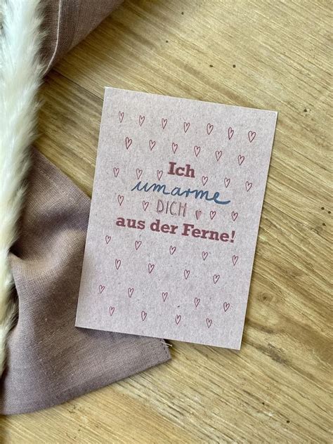 Postkarte Ich Umarme Dich Aus Der Ferne Wählbar In 2 Farben Etsy Book Cover Art Books