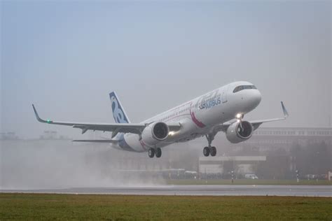 Which Airlines Fly The Airbus A321LR