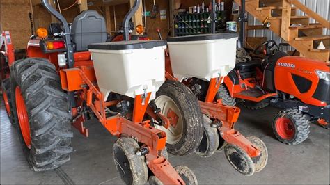 Setting Up The Two Row John Deere 7100 Planter For Sweet Corn Youtube