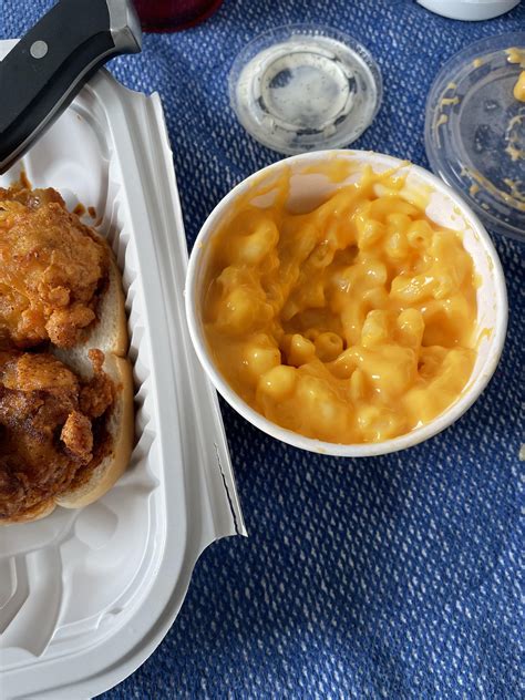 Hot Chicken Takeovers New Mac Cheese Recipe Is Terrible Looks And Tastes Like Velveeta