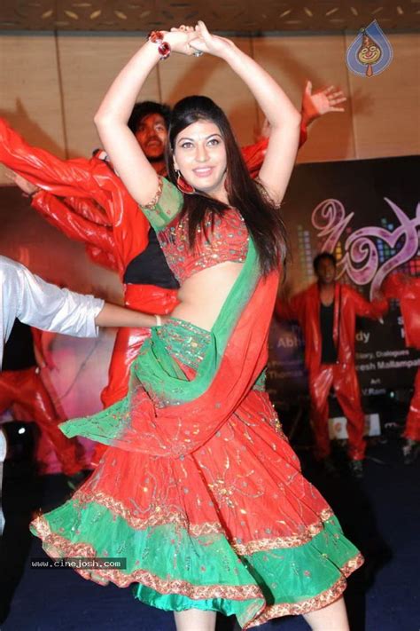 Sara Hot Stills Photo 15 Of 49