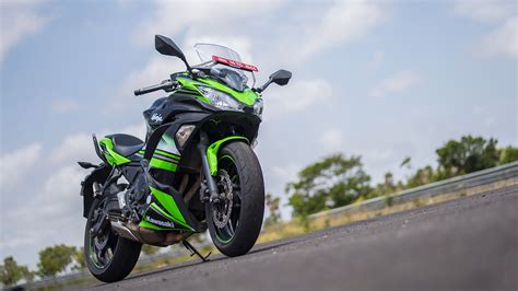 Kawasaki Ninja 650 2017 Price Mileage Reviews Specification