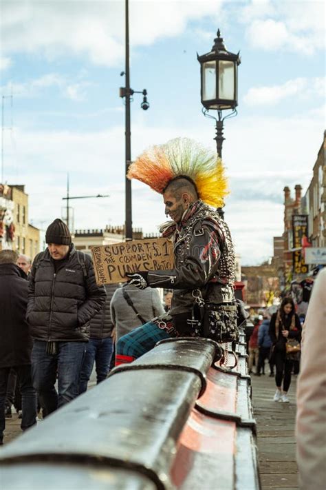 Punk En Camden Town Londres Foto Editorial Imagen De Reino Londres