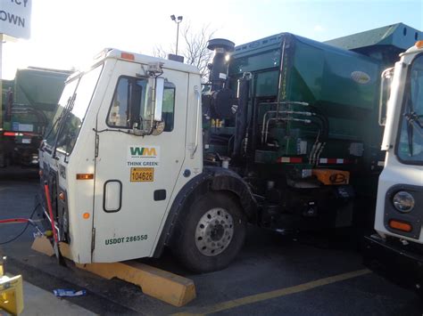 Waste Management Of Ri Cranston Cng Mack Leu Labrie Auto Flickr