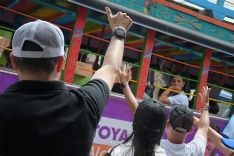 En Un Motopaseo Multitudinario Santiago Montoya Candidato A La