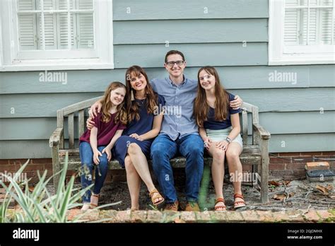 Parents avec quatre enfants Banque de photographies et dimages à haute