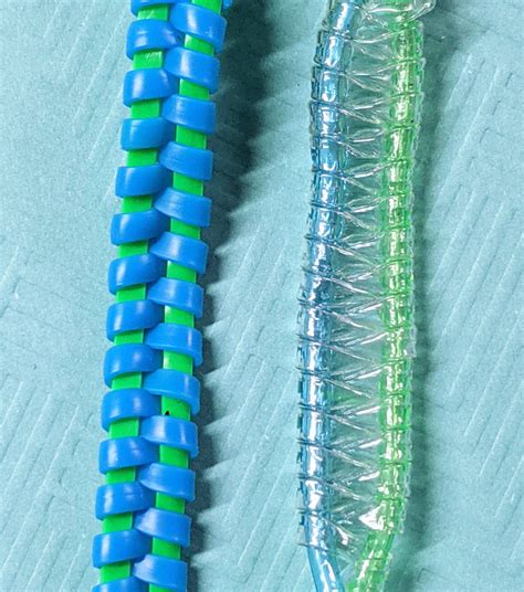 Zipper Stitch Lanyard Boondoggle Tutorial * Moms and Crafters