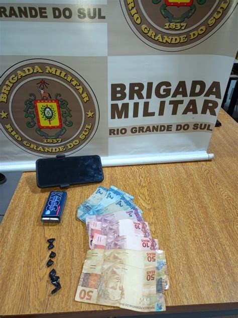 Brigada Militar Prende Traficante Drogas E Dinheiro Em Gramado