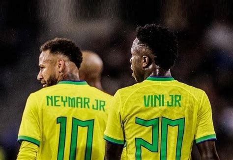 Vini Jr posta foto ao lado de Neymar e se declara Meu ídolo SBT News