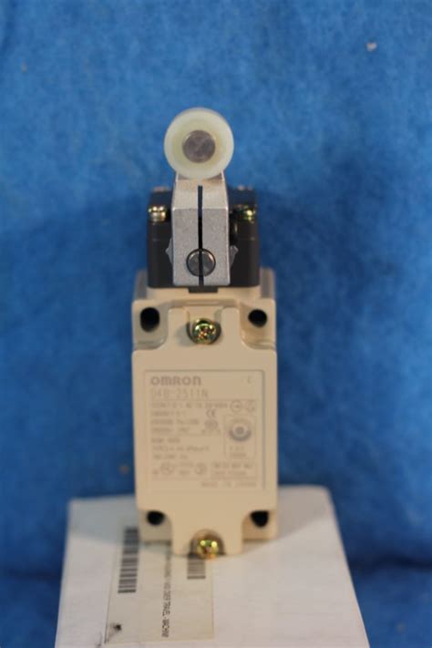 New Omron Limit Switch D B N Year Warranty Integrity Electric