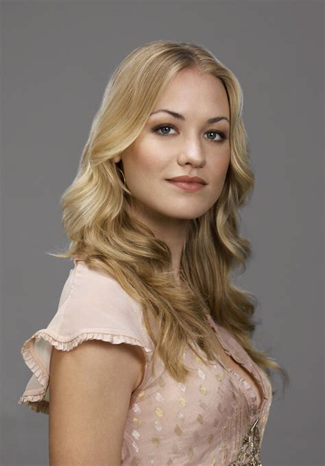 Yvonne Strahovski The Handmaid S Tale Wiki Fandom