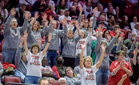 High school basketball: Lincoln dominates Deerfield in 3A state semis