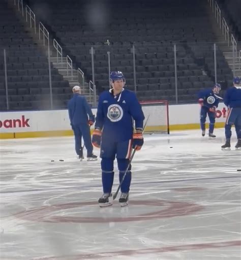 First look at Corey Perry in Oilers uniform at practice