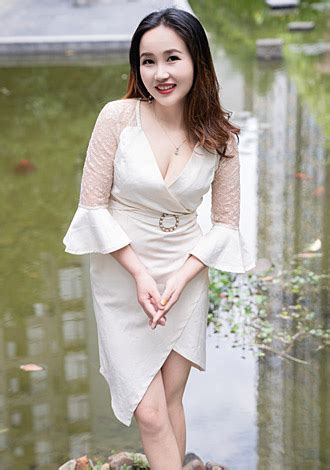 Caring Asian Dating Partner Hongyan From Changsha Yo Hair Color Black