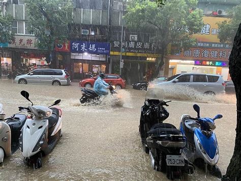 大雷雨夜襲 致災性暴雨高峰曝光 這裡降雨最多 觸快訊