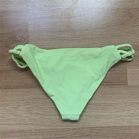 Frankies Bikinis Kaia Bikini Bottom 🍑 Size Small 🍑 Depop