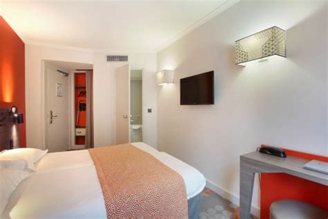 Hotel Eiffel Capitol (Paris) from £62 | lastminute.com