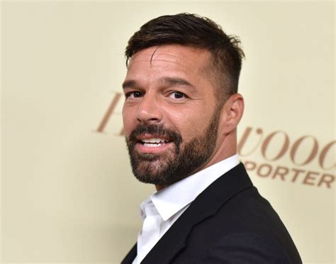 Pop Singer Ricky Martin Dons Lakota War Bonnet Photo Trounced Off