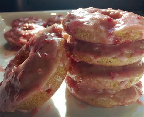 Fresh Strawberry Doughnuts & Strawberry Puree Glaze (Whole Wheat ...