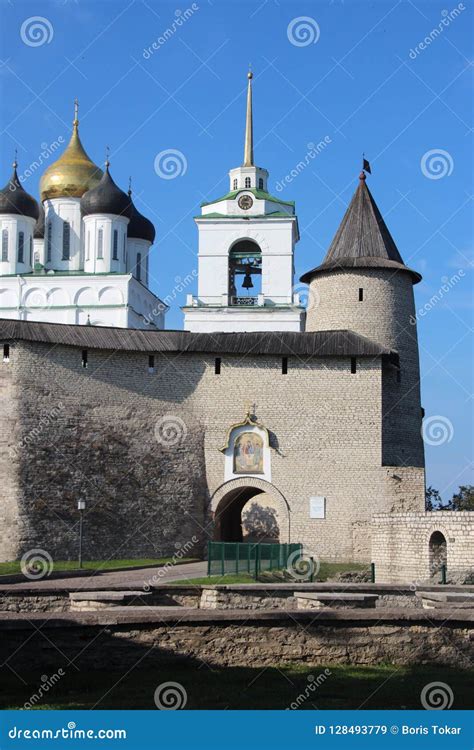 Main Gate Kremlin In Pskov Russia Editorial Stock Image Image Of