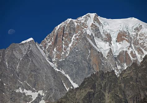 In Salvo I Tre Alpinisti Bloccati Sul Monte Bianco