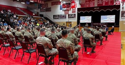 Rep. Hal Rogers sends off soldiers at deployment ceremony