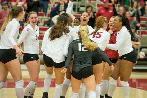 Volleyball Rallies Past Auburn in Five Sets | Arkansas Razorbacks