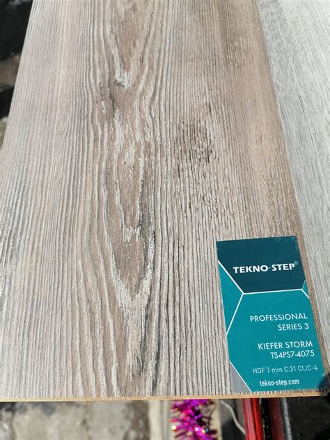 Piso Laminado 7mm Marca Tekno Step Linea Professional Series 3