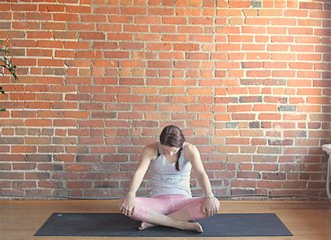 Beginner Yoga Yoga Foundation Flow For Strength Flexibility Min