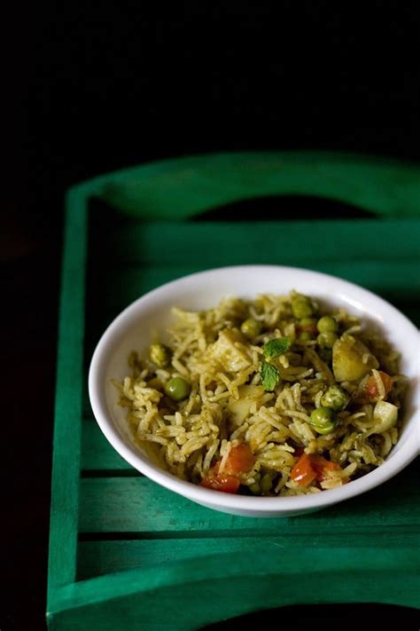 Pudina Rice Recipe | Spicy Pudina Pulao (Mint Rice)